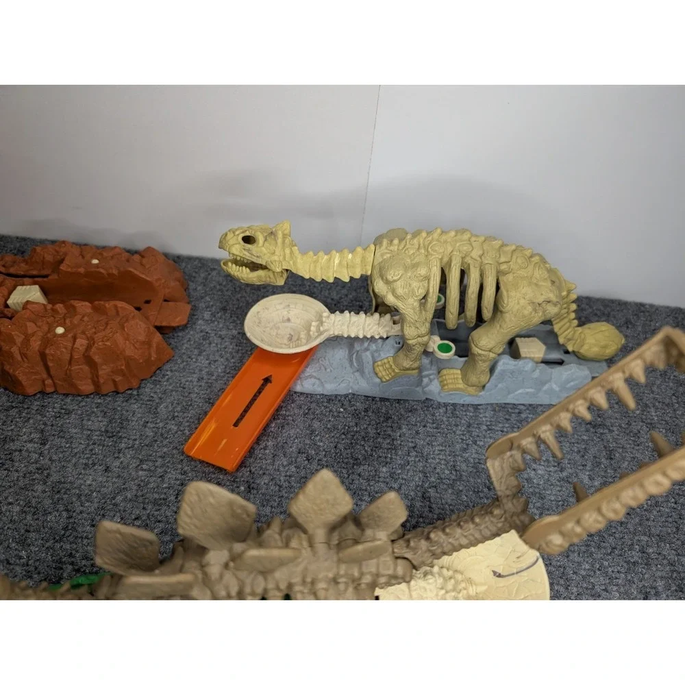 Lot Of 4 2008 Hot‎ Wheels Trick Track Dinosaur Pieces Mattel T-Rex Stegosaurus